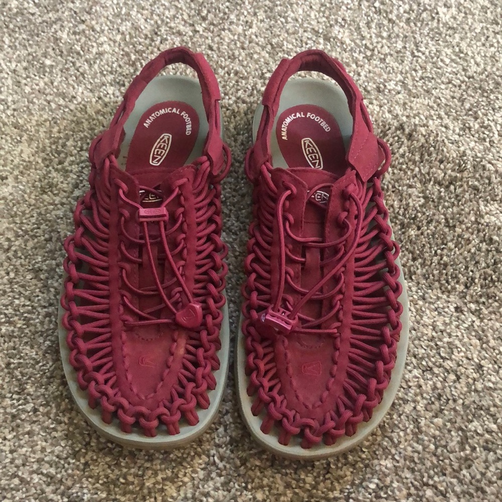 Women’s Uneek cord sandals